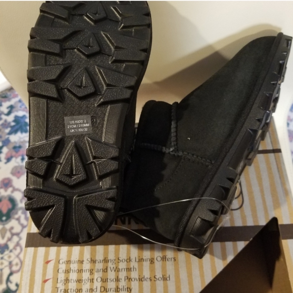 Kirkland Signature Black Shearling Ankle Youth Boot size 3 youth girl e… - Picture 5 of 6
